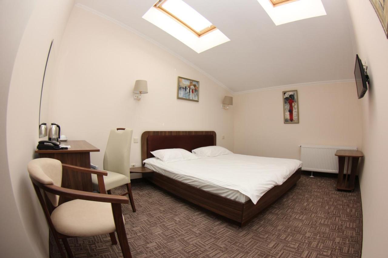 Hotel 52 Odessa Extérieur photo